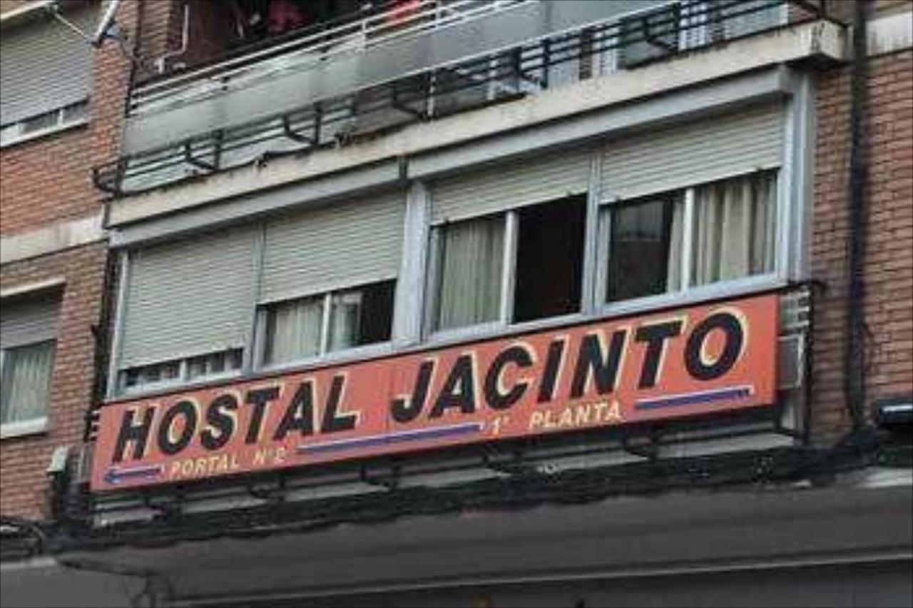 Hostal Jacinto Alcalá de Henares Exteriör bild