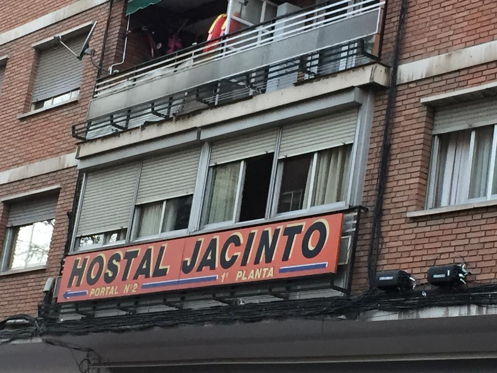 Hostal Jacinto Alcalá de Henares Exteriör bild