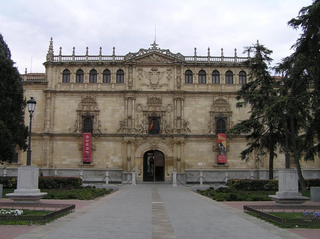 Hostal Jacinto Alcalá de Henares Exteriör bild