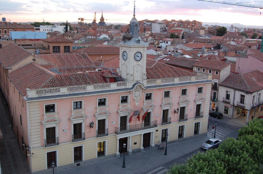 Hostal Jacinto Alcalá de Henares Exteriör bild