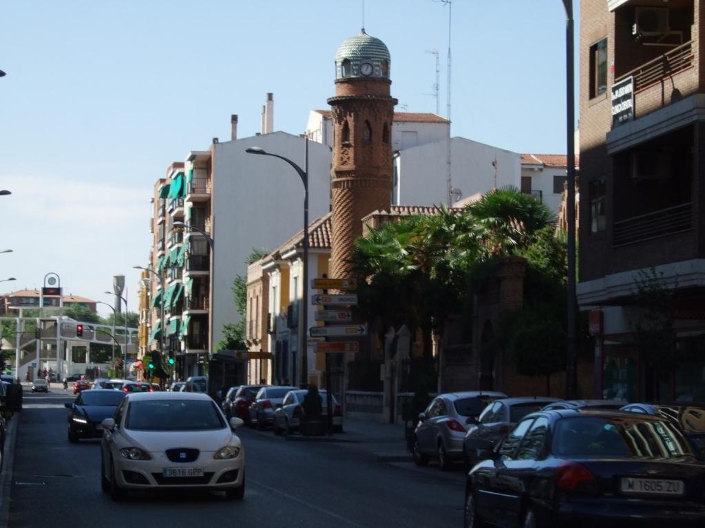 Hostal Jacinto Alcalá de Henares Exteriör bild