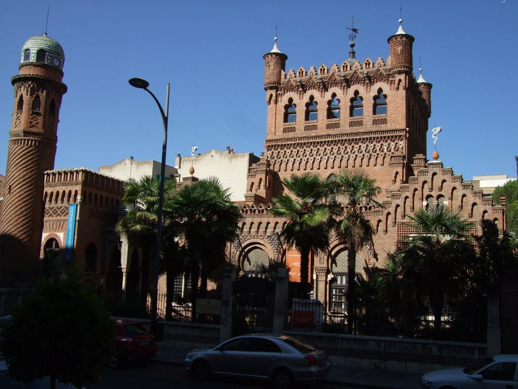 Hostal Jacinto Alcalá de Henares Exteriör bild
